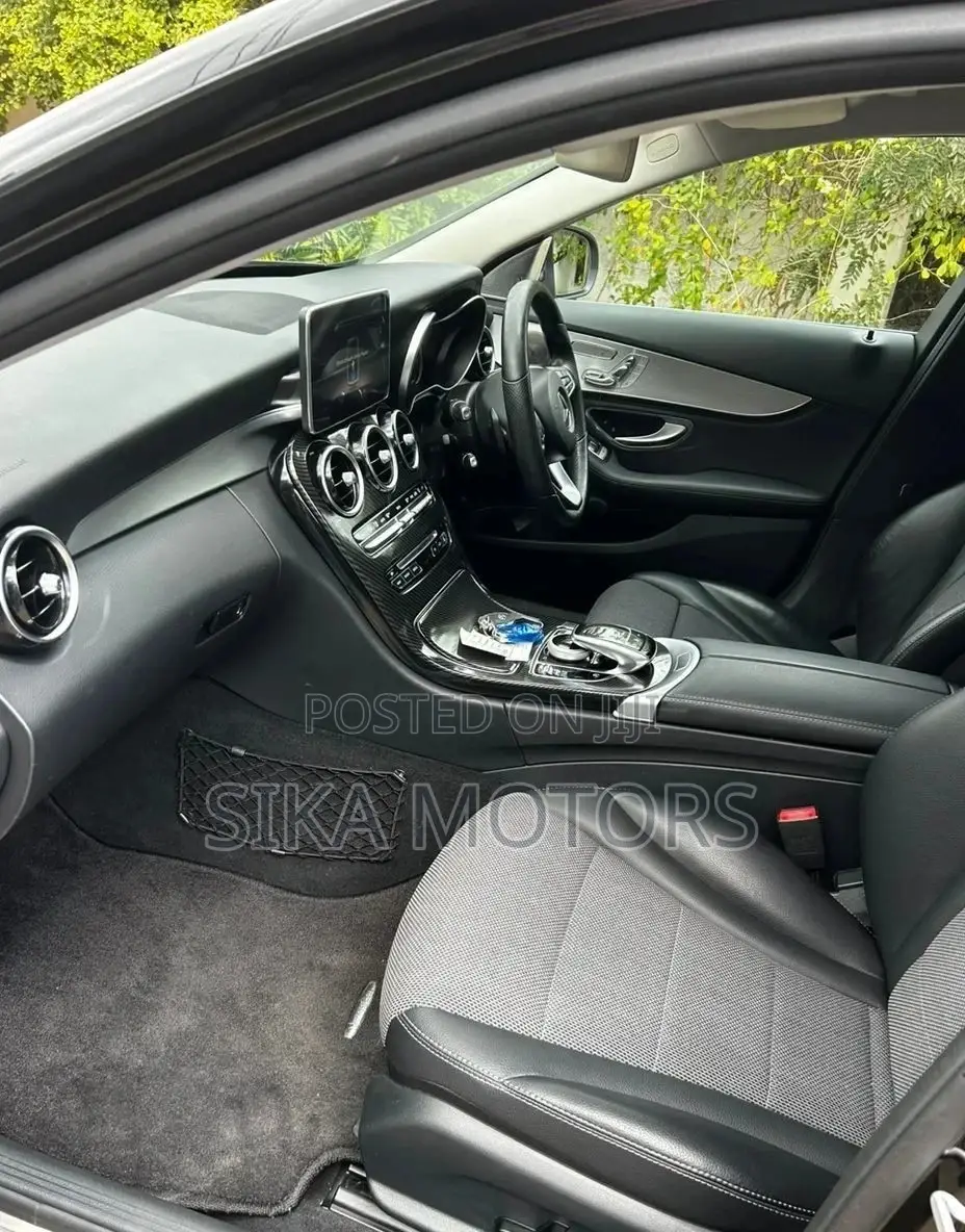 Mercedes-Benz C-Class C 180 (C205) 2016 Black