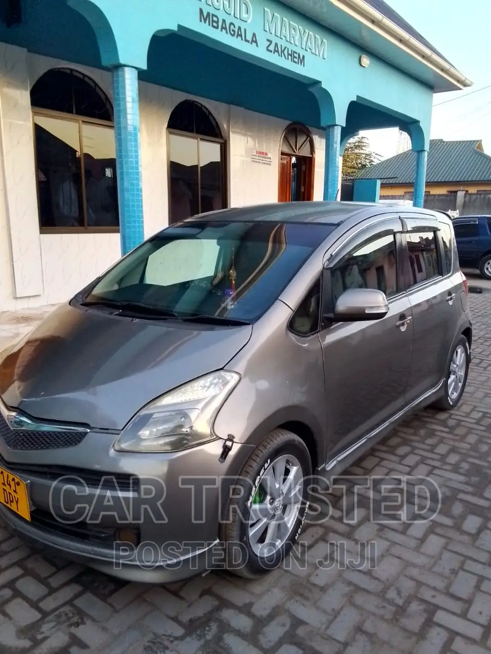 Toyota Ractis 1.5 AWD 2007 Gray