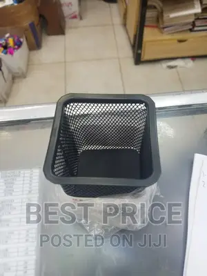 Upper Square Pen Stand