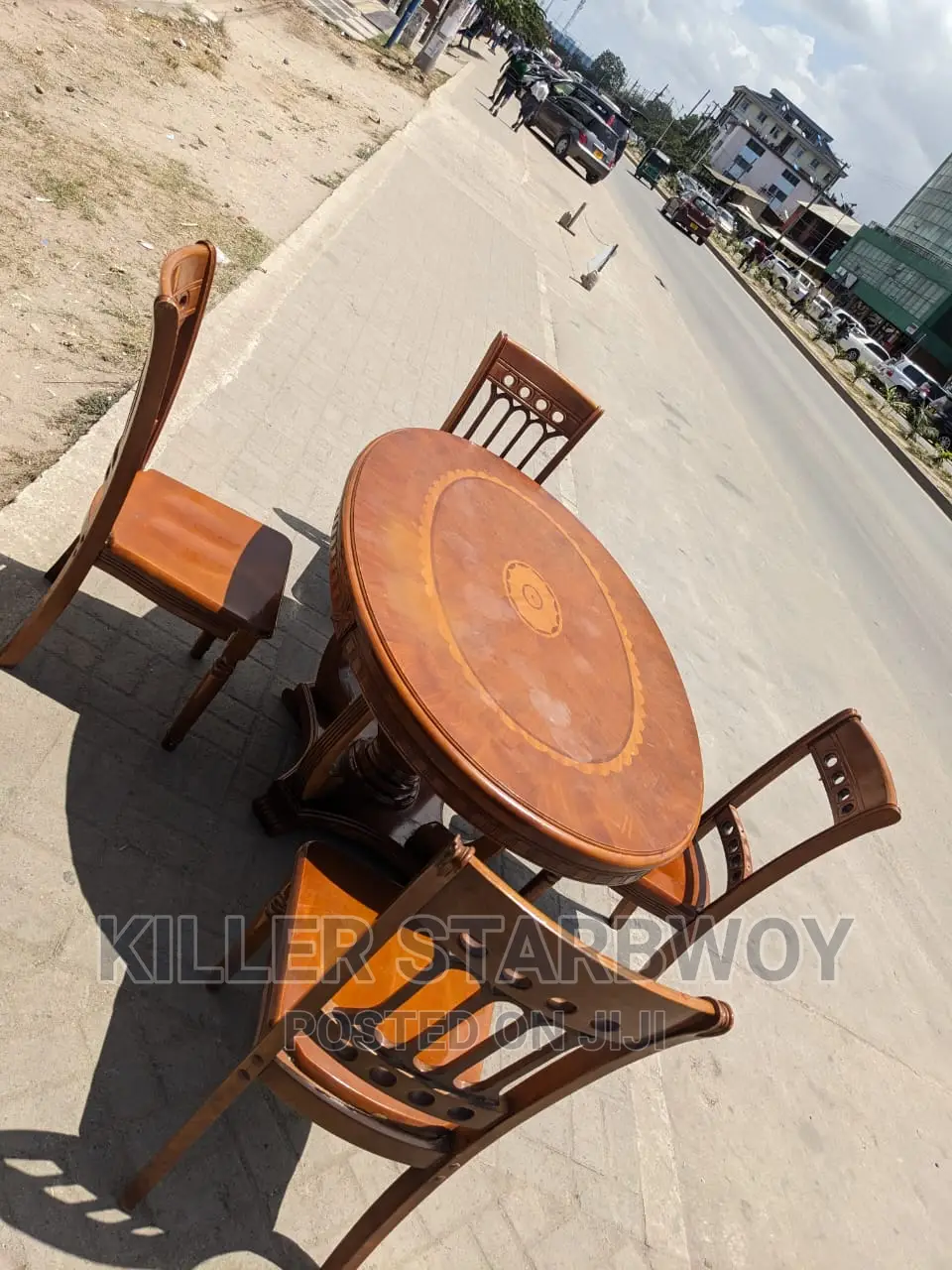 Rounded Dinning Table