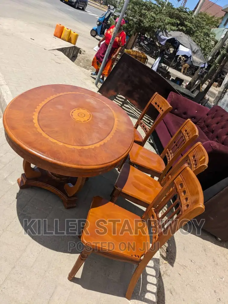 Rounded Dinning Table