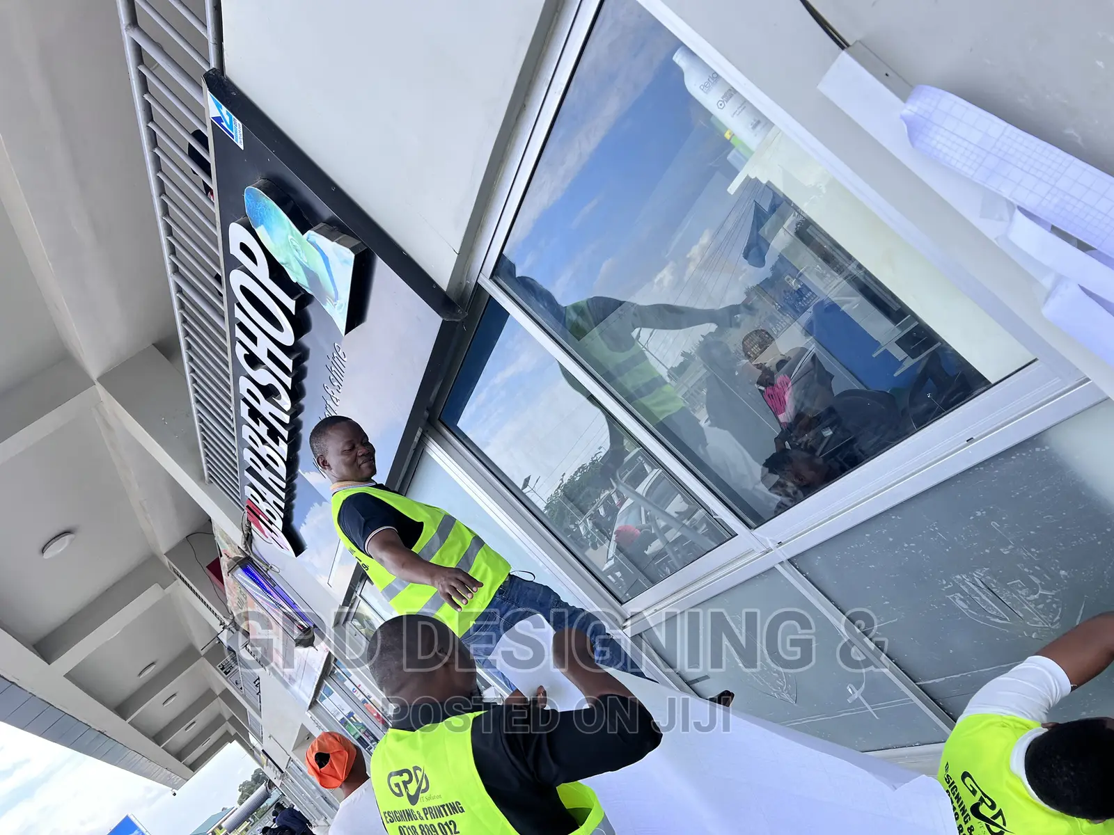 Muonekano Mzuri Wa Biashara Tunaprint Stiker Na Banner