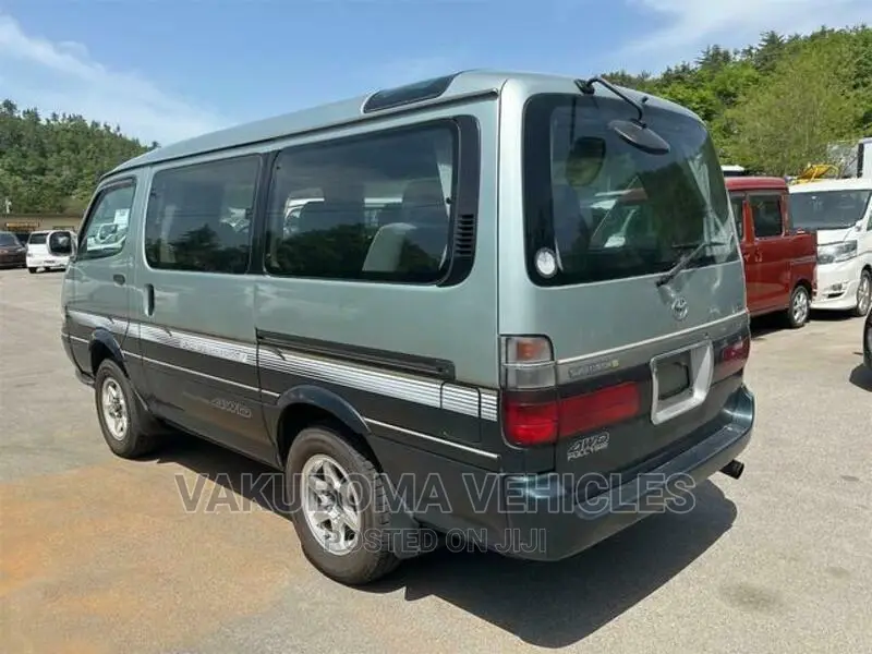 Toyota HiAce 1998 Silver