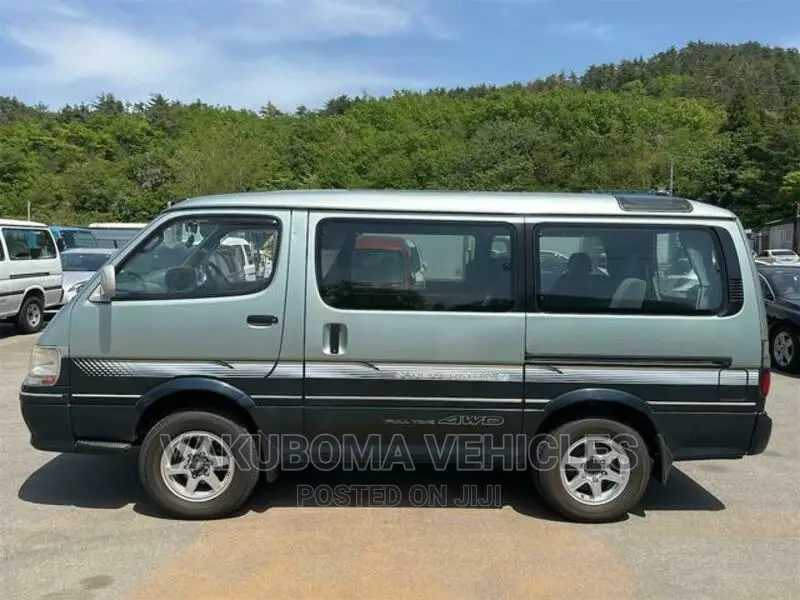 Toyota HiAce 1998 Silver