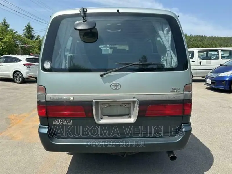 Toyota HiAce 1998 Silver