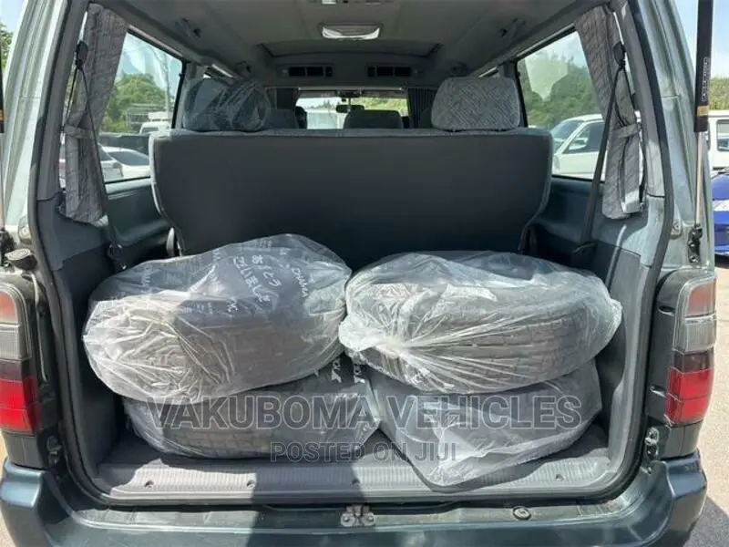 Toyota HiAce 1998 Silver