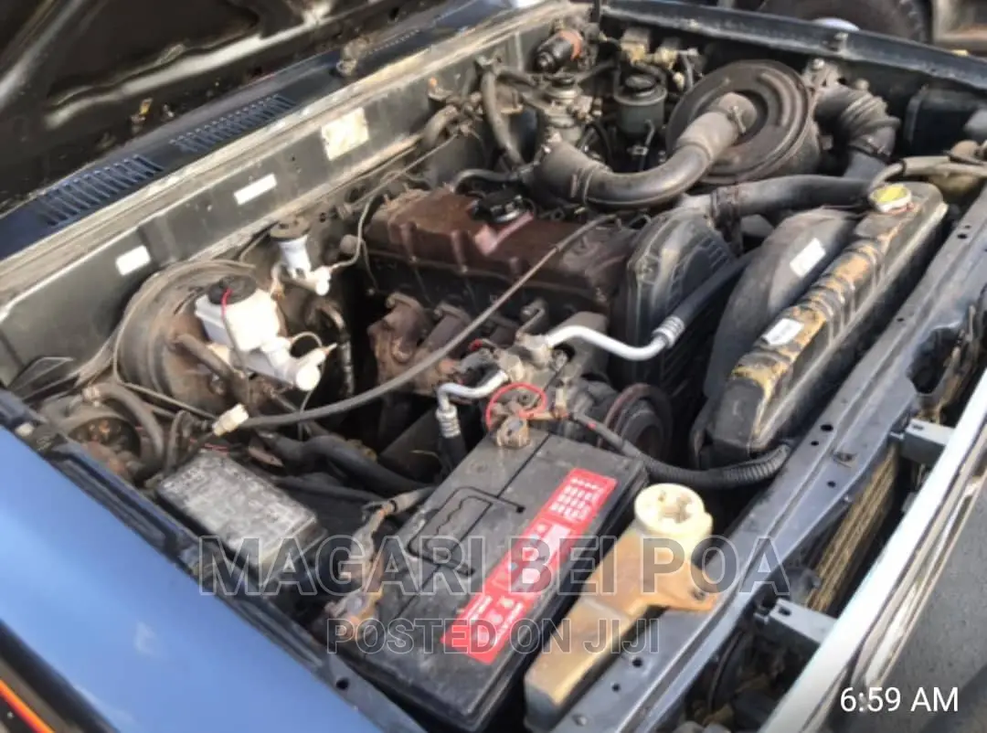 Toyota Hilux 2001 Black