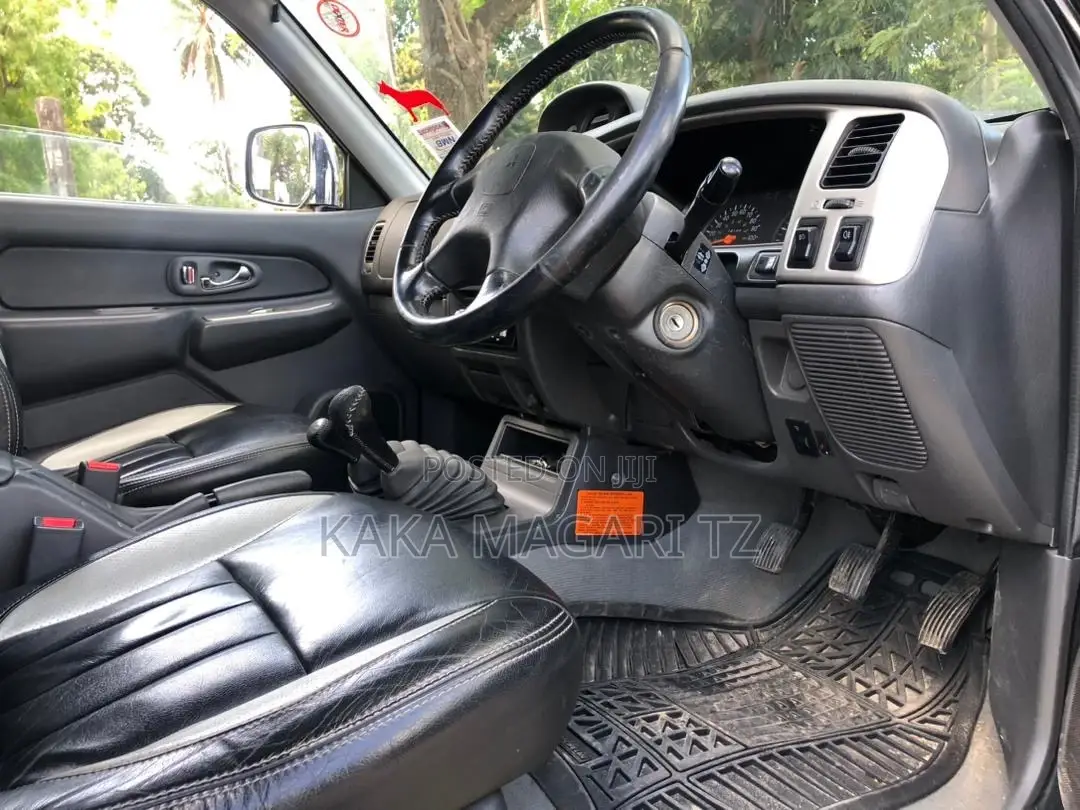 Mitsubishi L200 2005 Black