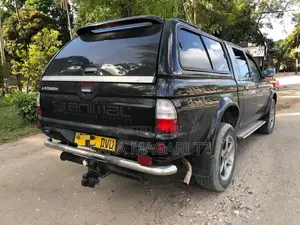 Mitsubishi L200 2005 Black