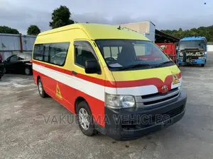 Toyota HiAce 2010 Yellow