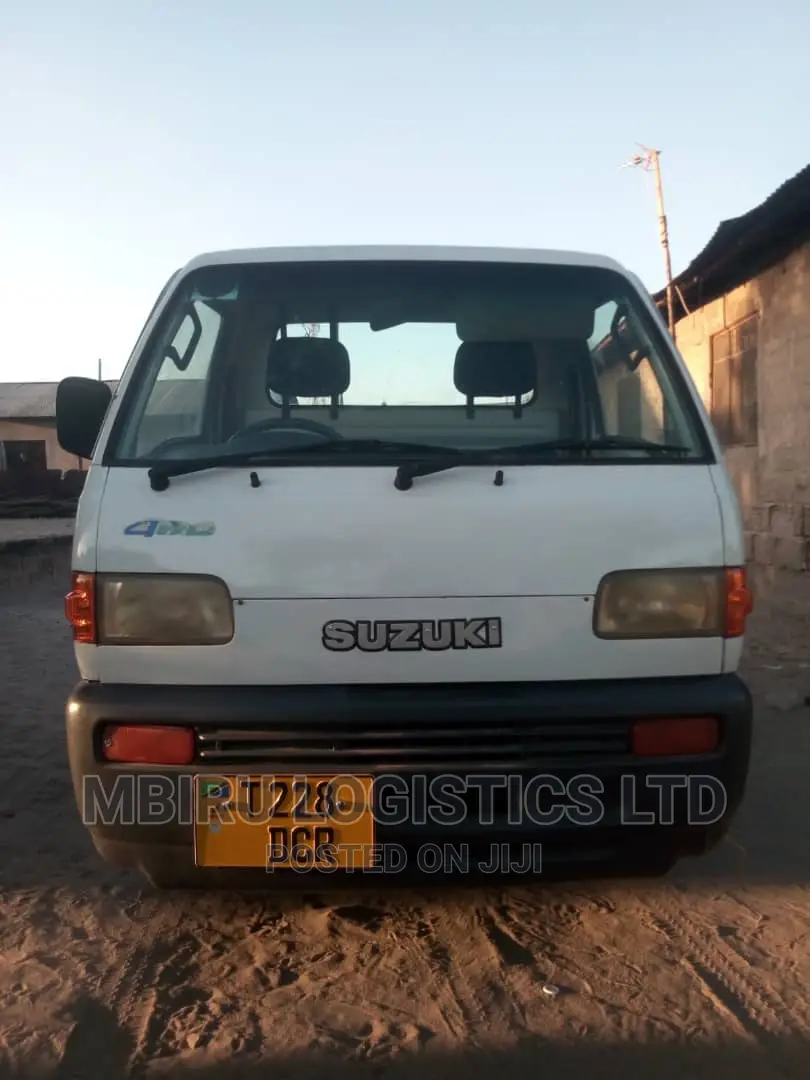 White Suzuki Carry 1999