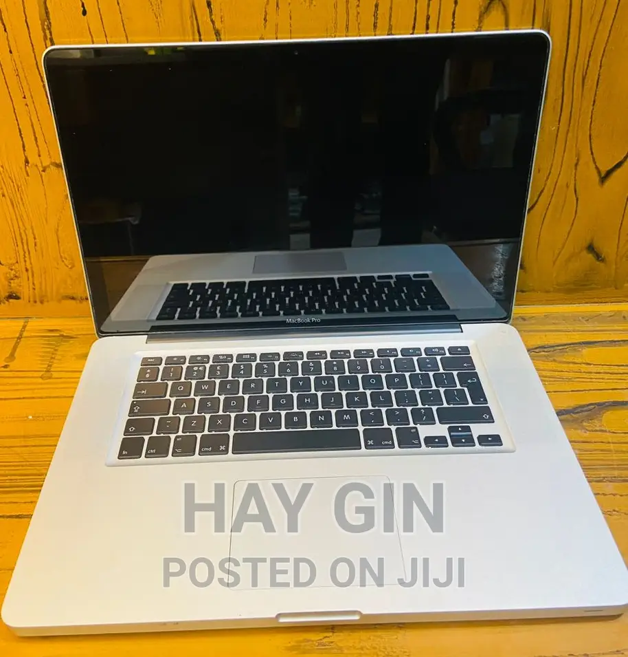 New Laptop Apple MacBook Pro 2010 4GB HDD 500GB