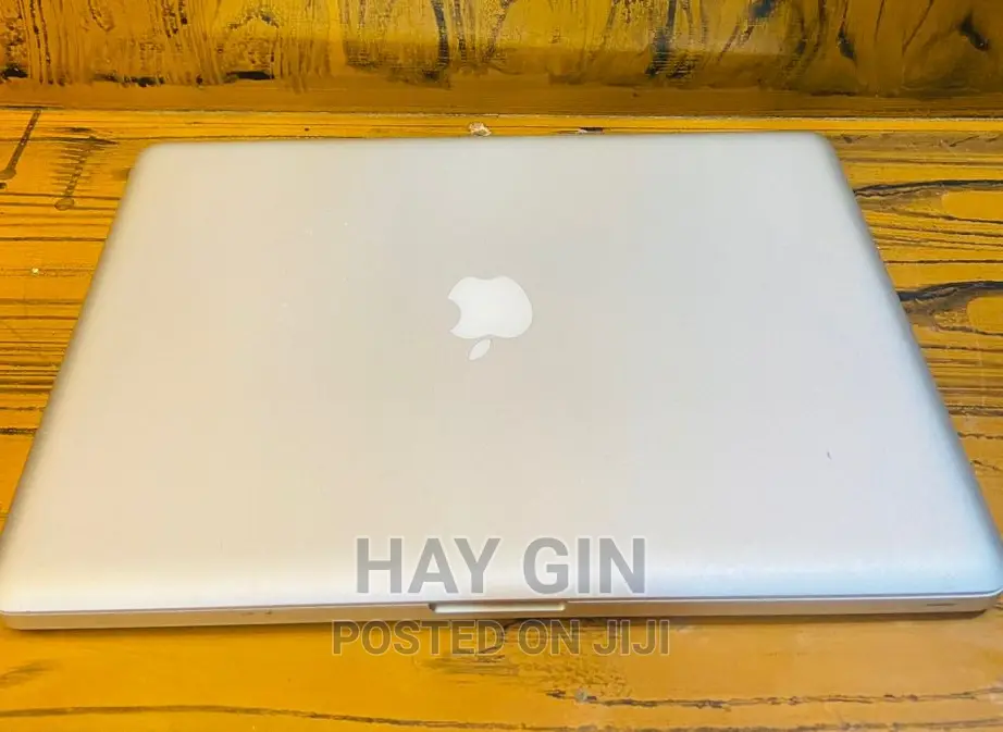 New Laptop Apple MacBook Pro 2010 4GB HDD 500GB