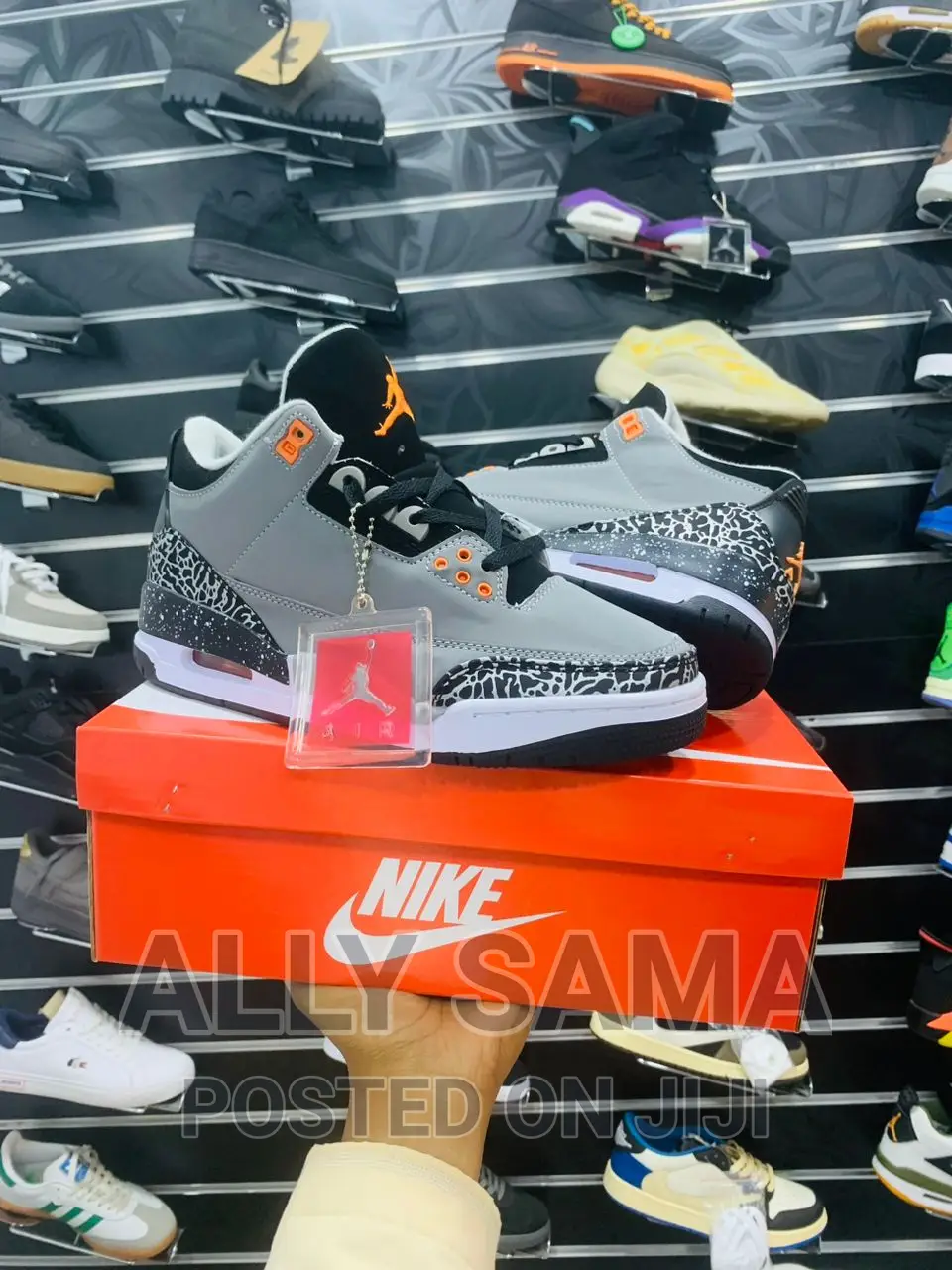 JORDAN Sneakers (Gray)