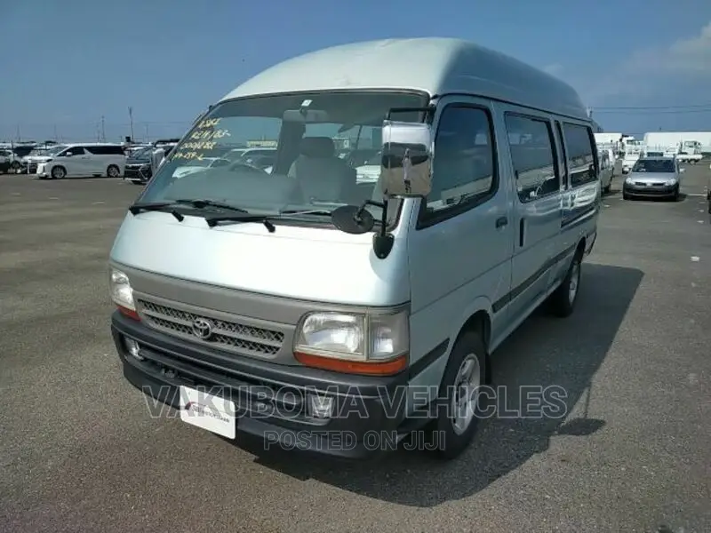 Toyota HiAce 2001 Green