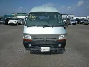 Toyota HiAce 2001 Green