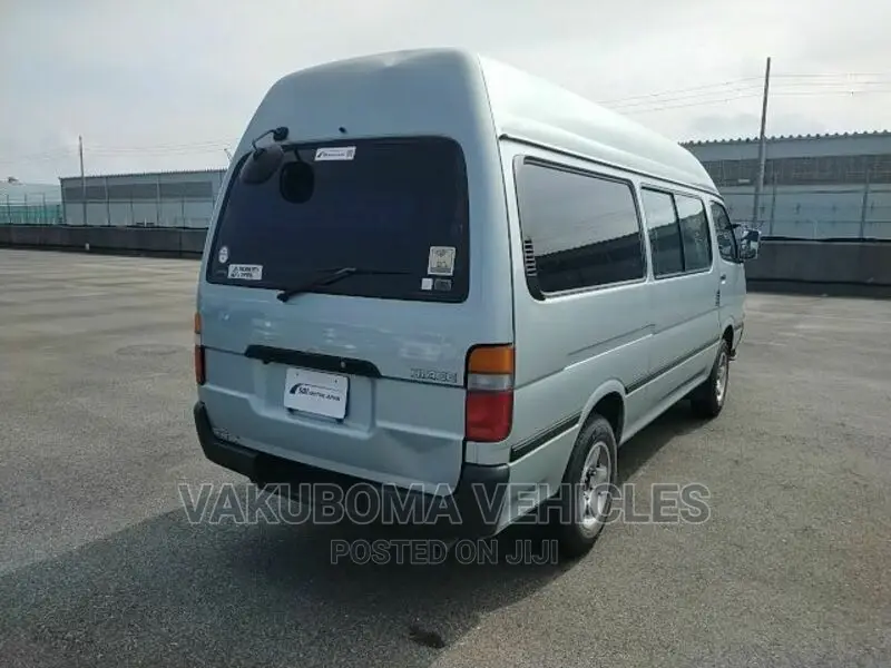 Toyota HiAce 2001 Green