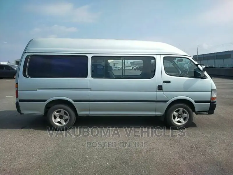 Toyota HiAce 2001 Green