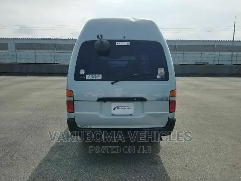 Toyota HiAce 2001 Green