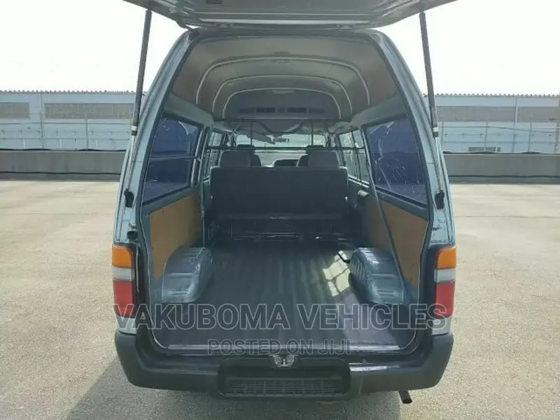 Toyota HiAce 2001 Green