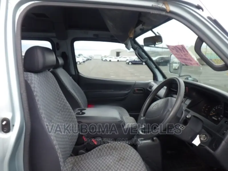 Toyota HiAce 2001 Green