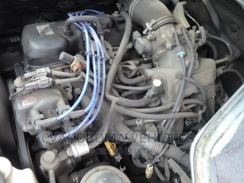 Toyota HiAce 2001 Green