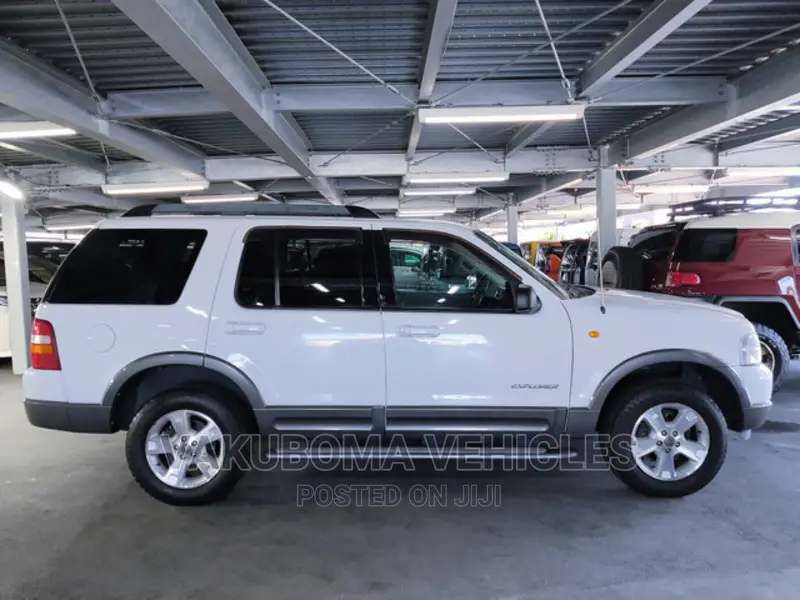 Ford Explorer 2005 Pearl