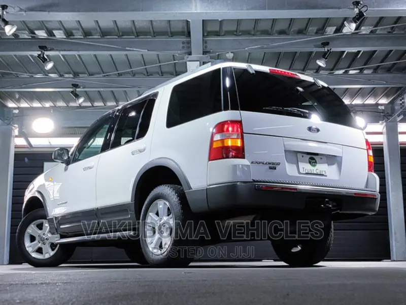 Ford Explorer 2005 Pearl