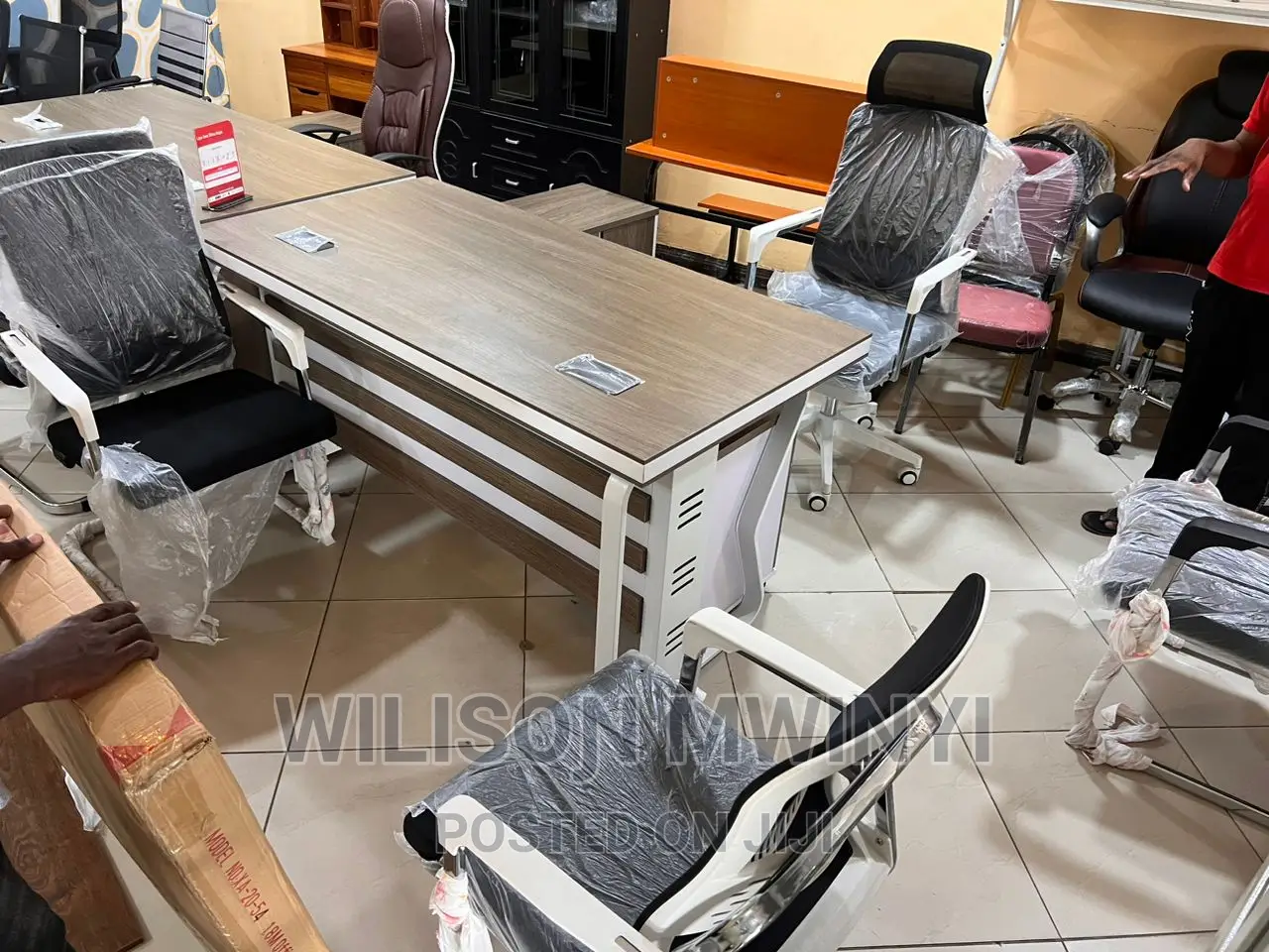 Executive Table + 3 Chairs Full Set(Meza Ya Ofisi Na Viti3 )
