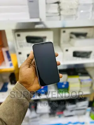Apple iPhone XR 64 GB White