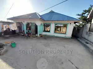 Photo - 4bdrm House in Kimara for sale