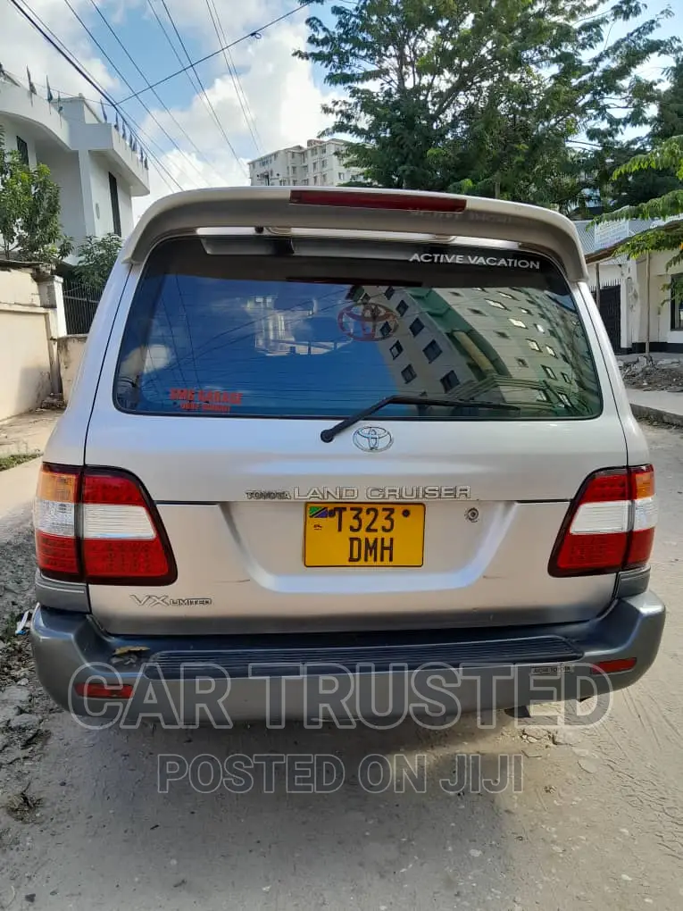 Toyota Land Cruiser HDJ 100 1998 Silver