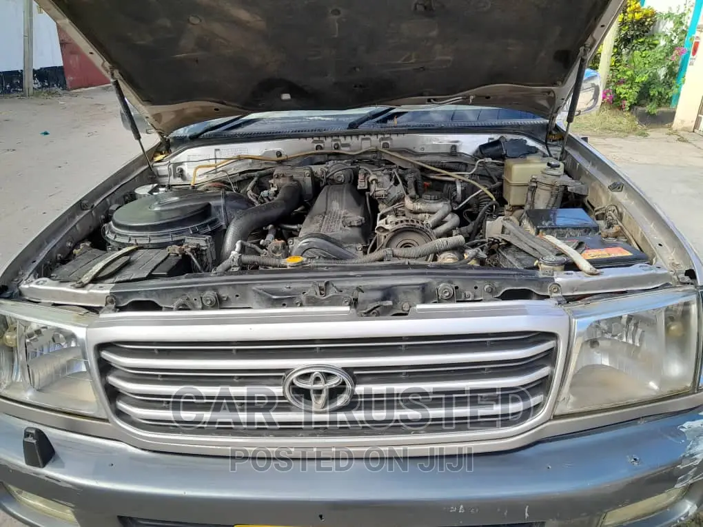 Toyota Land Cruiser HDJ 100 1998 Silver