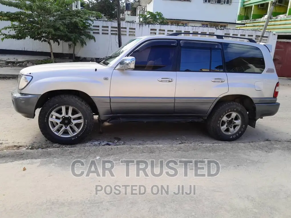 Toyota Land Cruiser HDJ 100 1998 Silver