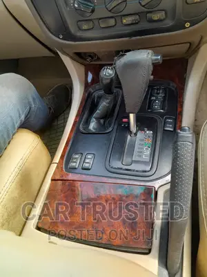 Toyota Land Cruiser HDJ 100 1998 Silver