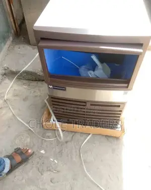 New-Model Strongtech Ice Cube Maker Machine (30kg-Capacity)