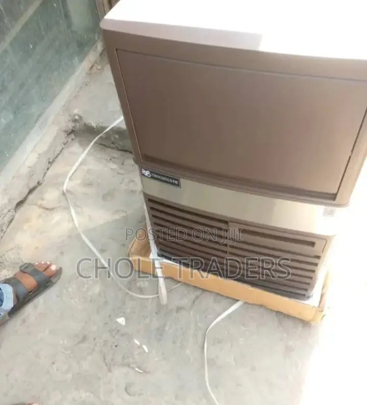 New-Model Strongtech Ice Cube Maker Machine (30kg-Capacity)