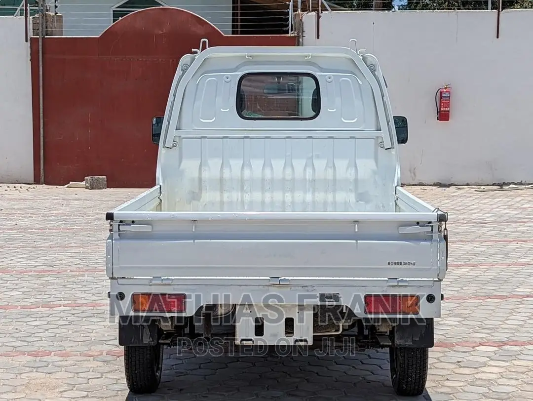 Suzuki Carry Truck 2014 White