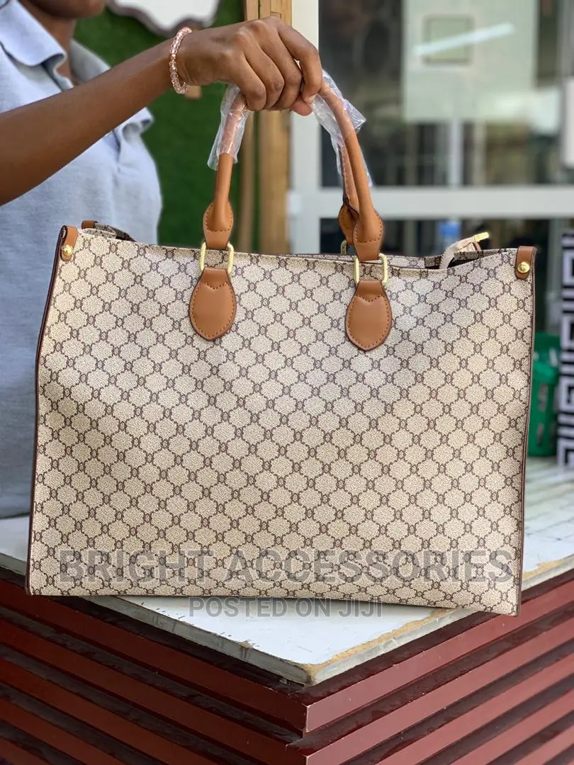Pochi Kubwa/Handbag