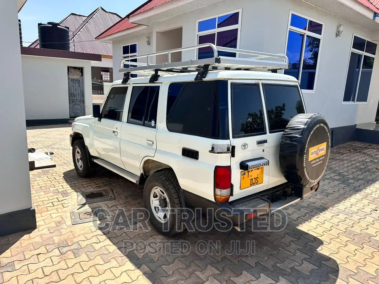 Toyota Land Cruiser 4.0 V6 EXR 2016 White