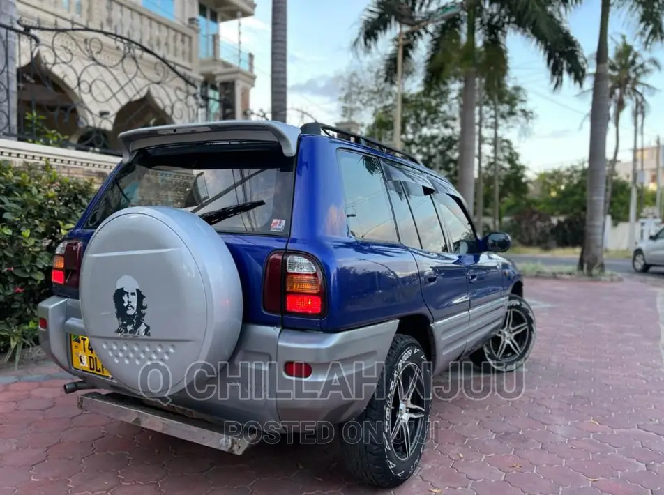 Toyota RAV4 1999 Blue