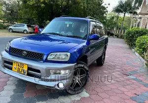 Toyota RAV4 1999 Blue