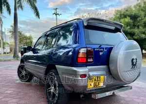 Toyota RAV4 1999 Blue