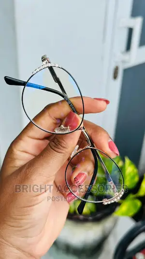 Miwani Inafaaa Kuweka Lens