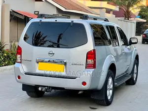 Nissan Pathfinder 2009 Silver