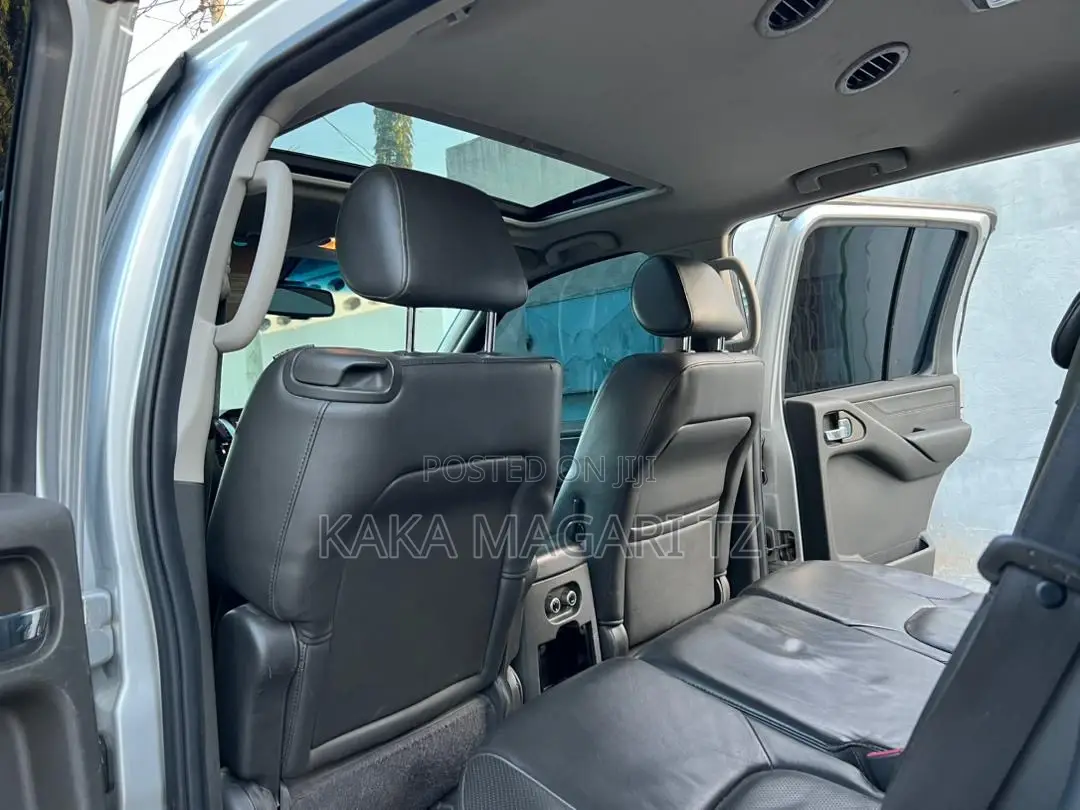 Nissan Pathfinder 2009 Silver