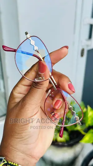 Miwani Inafaaa Kuweka Lens