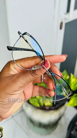 Miwani Inafaaa Kuweka Lens