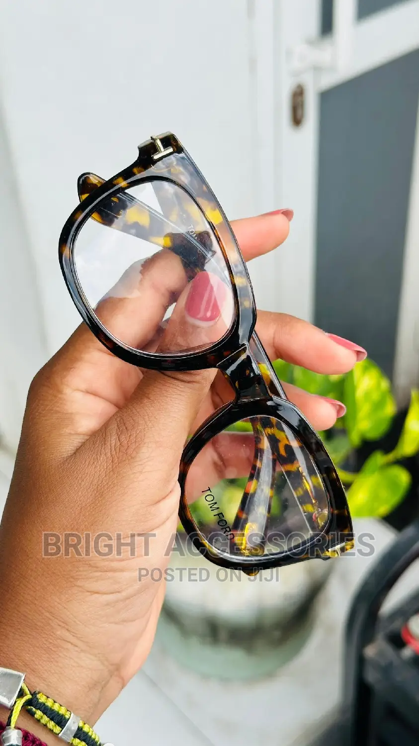 Miwani Inafaaa Kuweka Lens