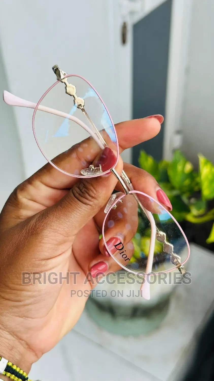 Miwani Inafaaa Kuweka Lens